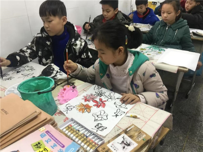 课后服务传温情 多彩课堂提素养